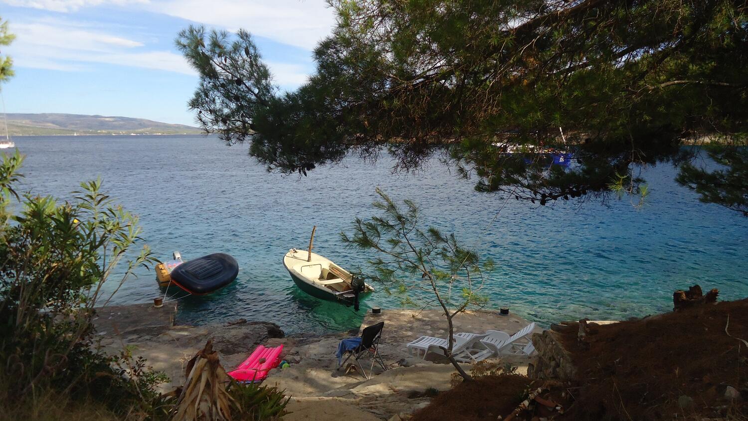 La spiaggia più vicina - Appartamenti accanto al mare Baia Gornja Krusica, Solta