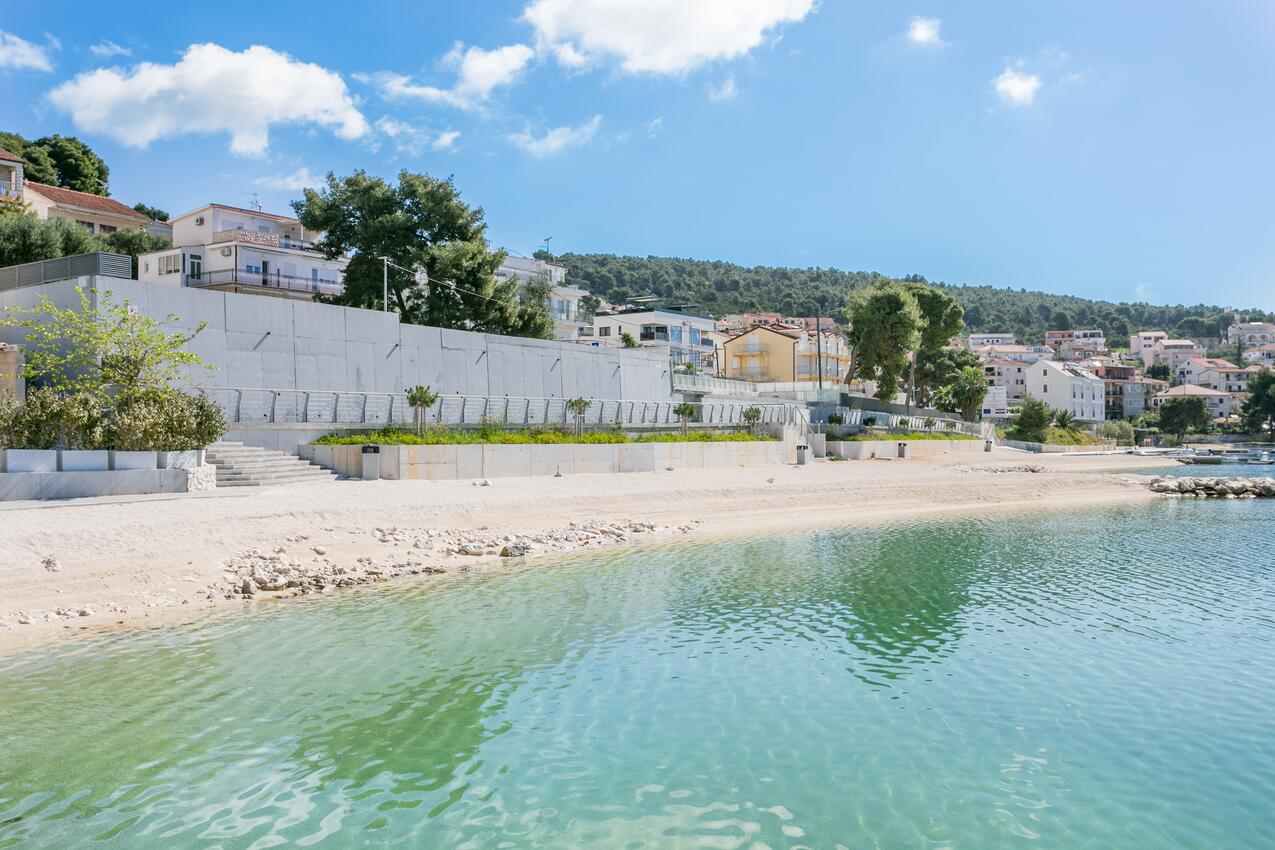 Nejbližší pláž - Apartmány s parkovištěm Trogir