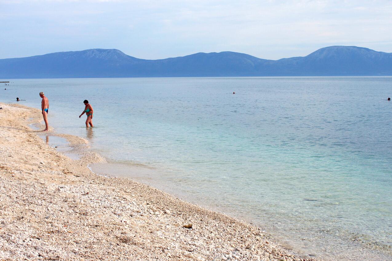 Nächster Strand - Ferienwohnungen und Zimmer am Meer Gradac, Makarska