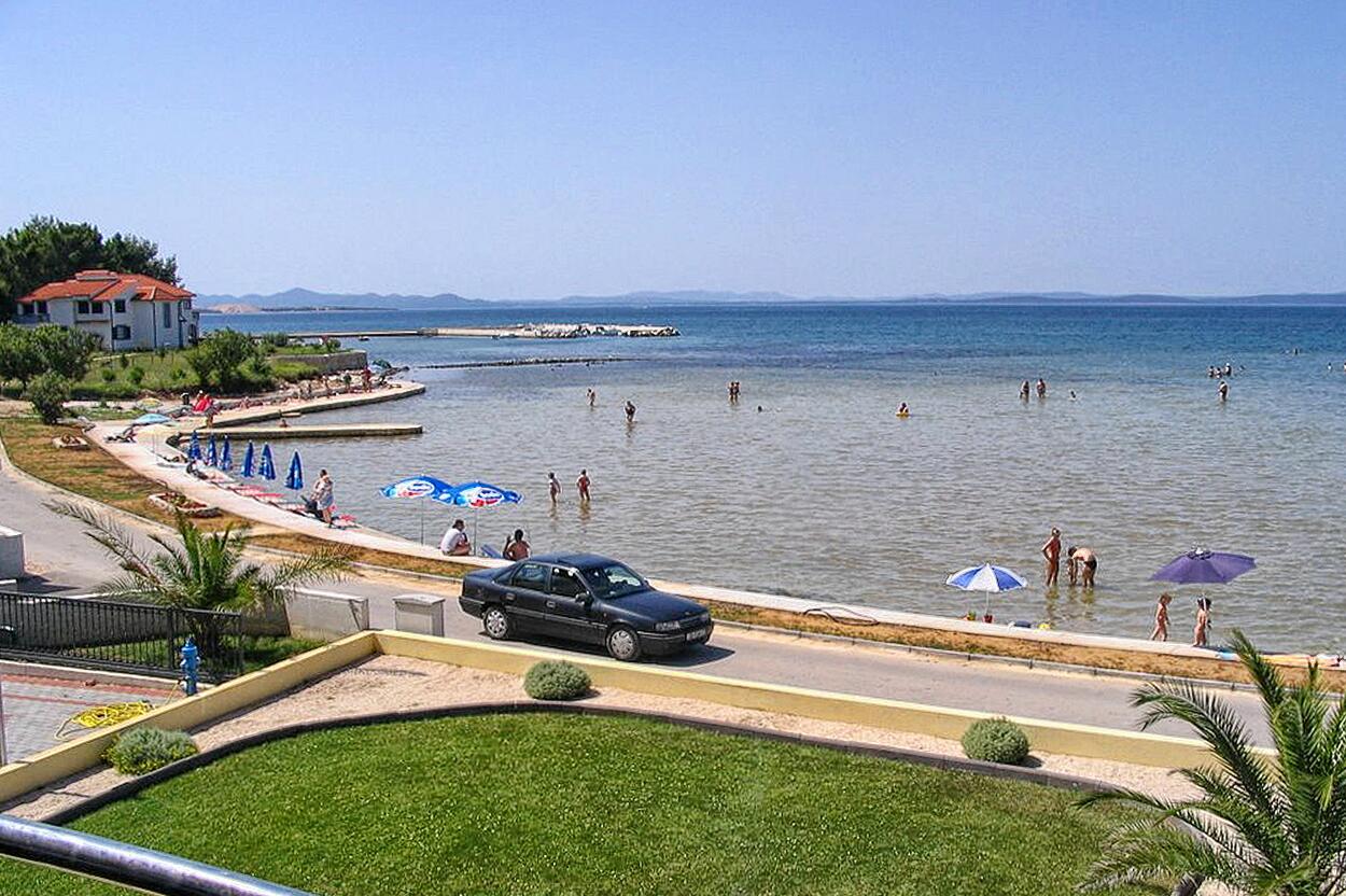 Nächster Strand - Ferienwohnungen am Meer Privlaka, Zadar