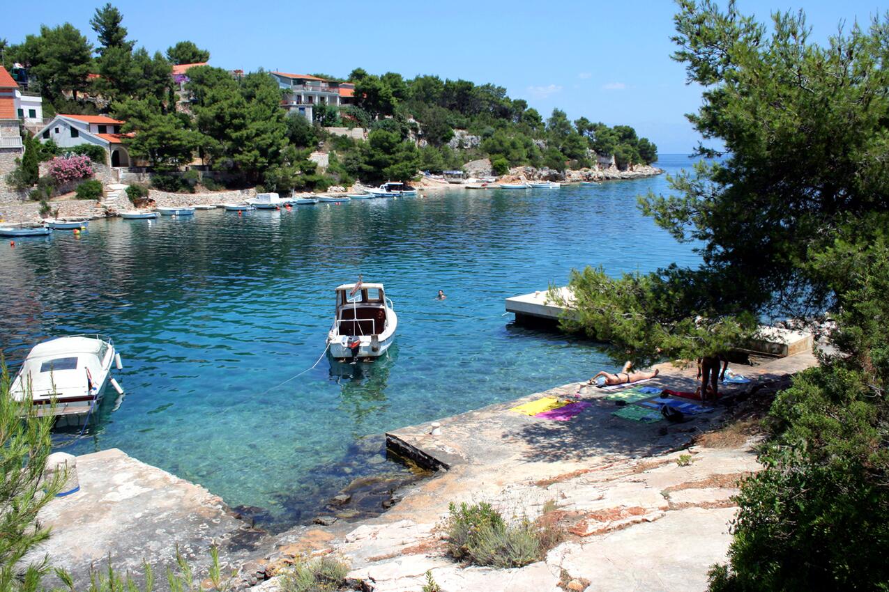 Nächster Strand - Ferienwohnungen am Meer Basina, Hvar