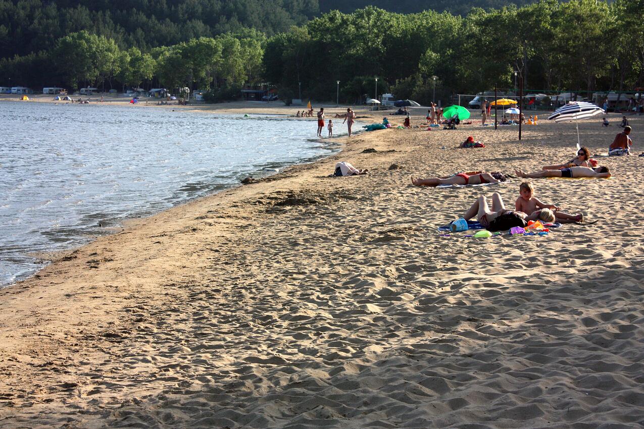 Nearest beach - Apartments for families with children Lopar, Rab