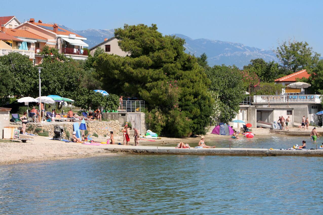 La spiaggia più vicina - Appartamenti e camere accanto al mare Banjol, Arbe - Rab