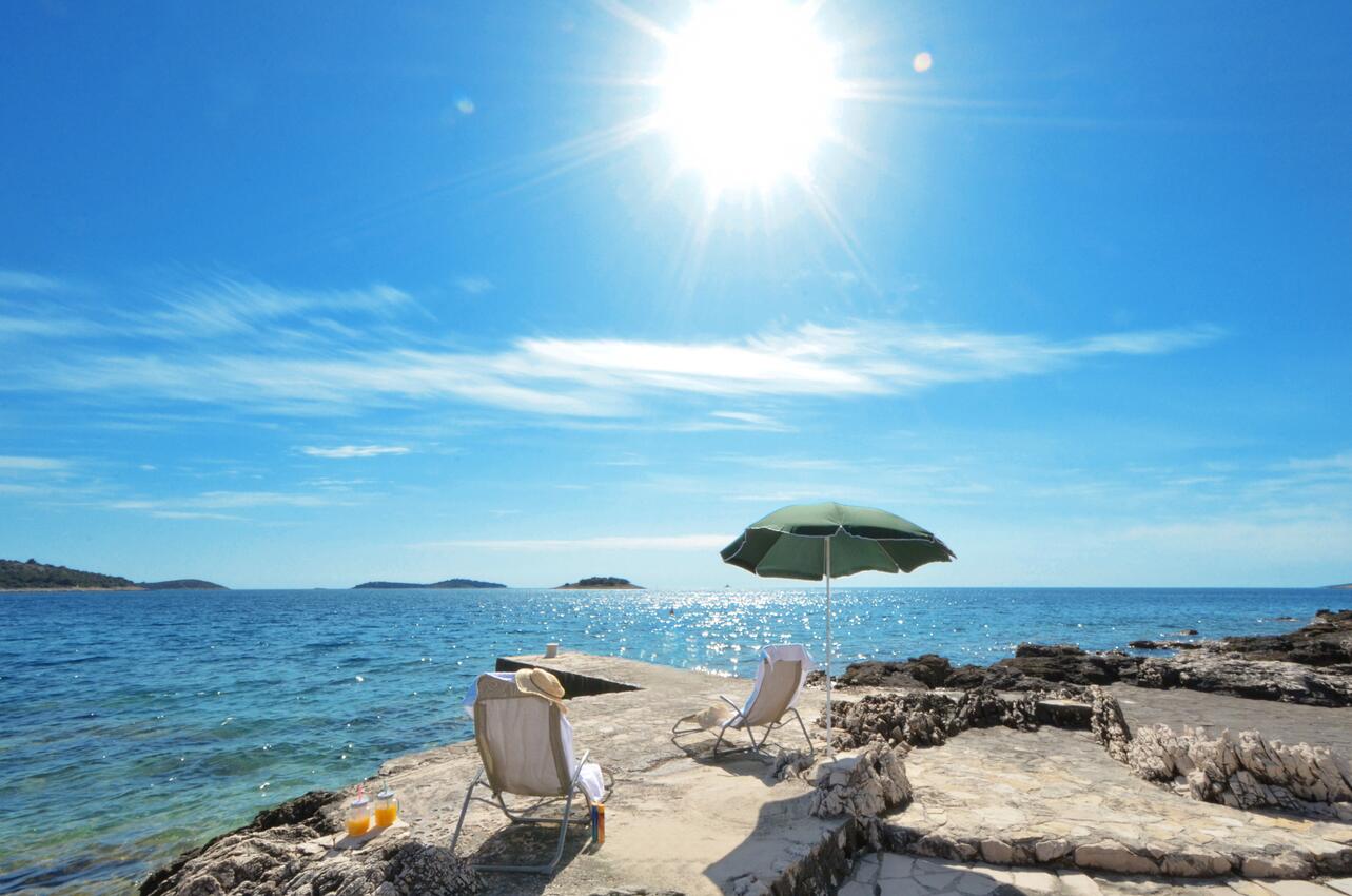 Nearest beach - Apartments by the sea Rogoznica
