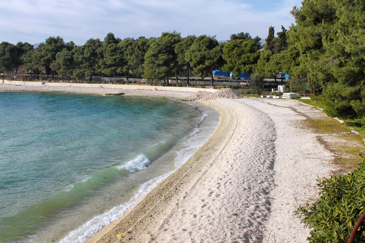 Nearest beach - Apartments with parking spaces Okrug Gornji, Čiovo