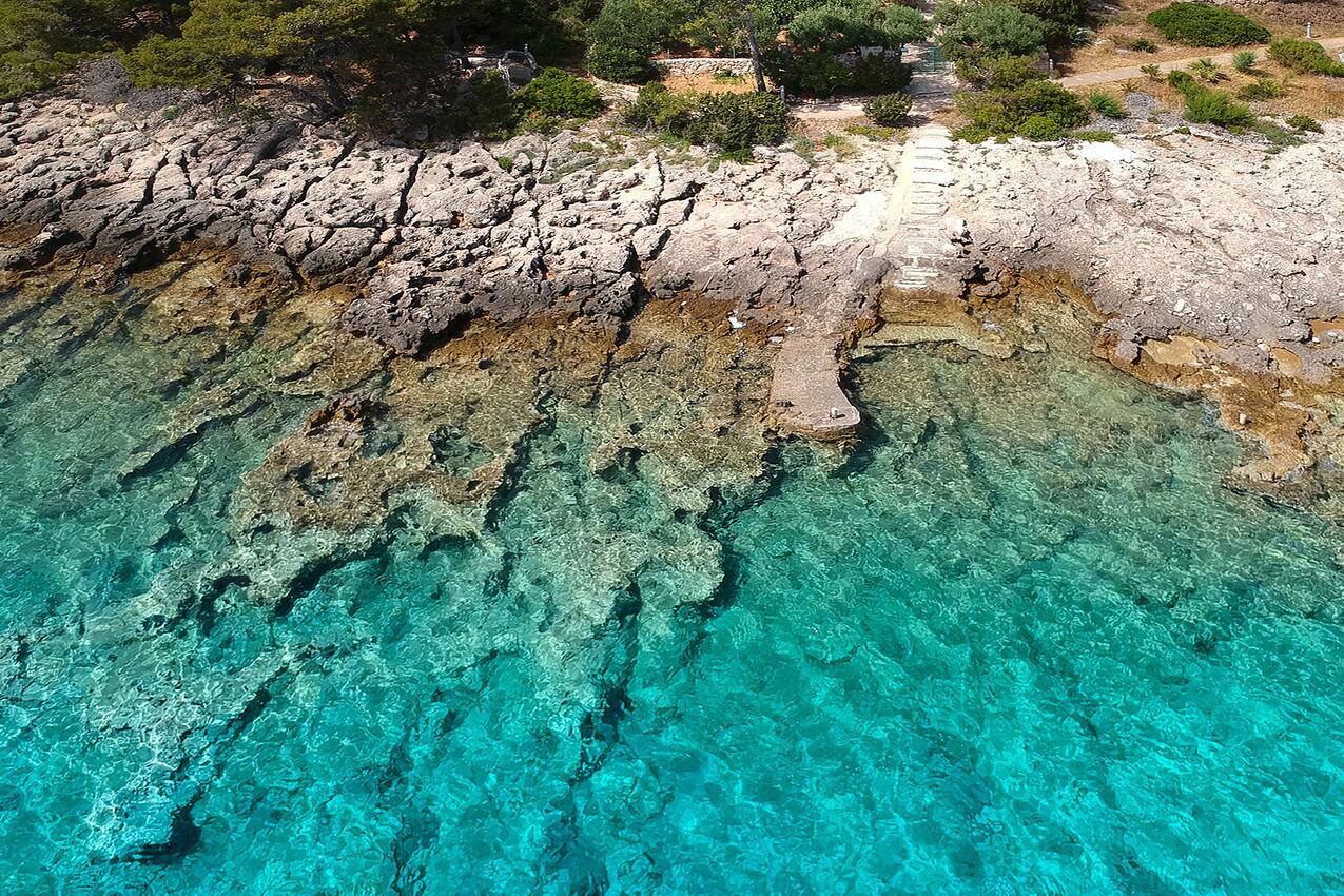 Nächster Strand - Ferienwohnungen am Meer Zavala, Hvar