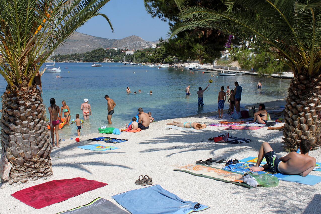Nearest beach - Apartments by the sea Trogir