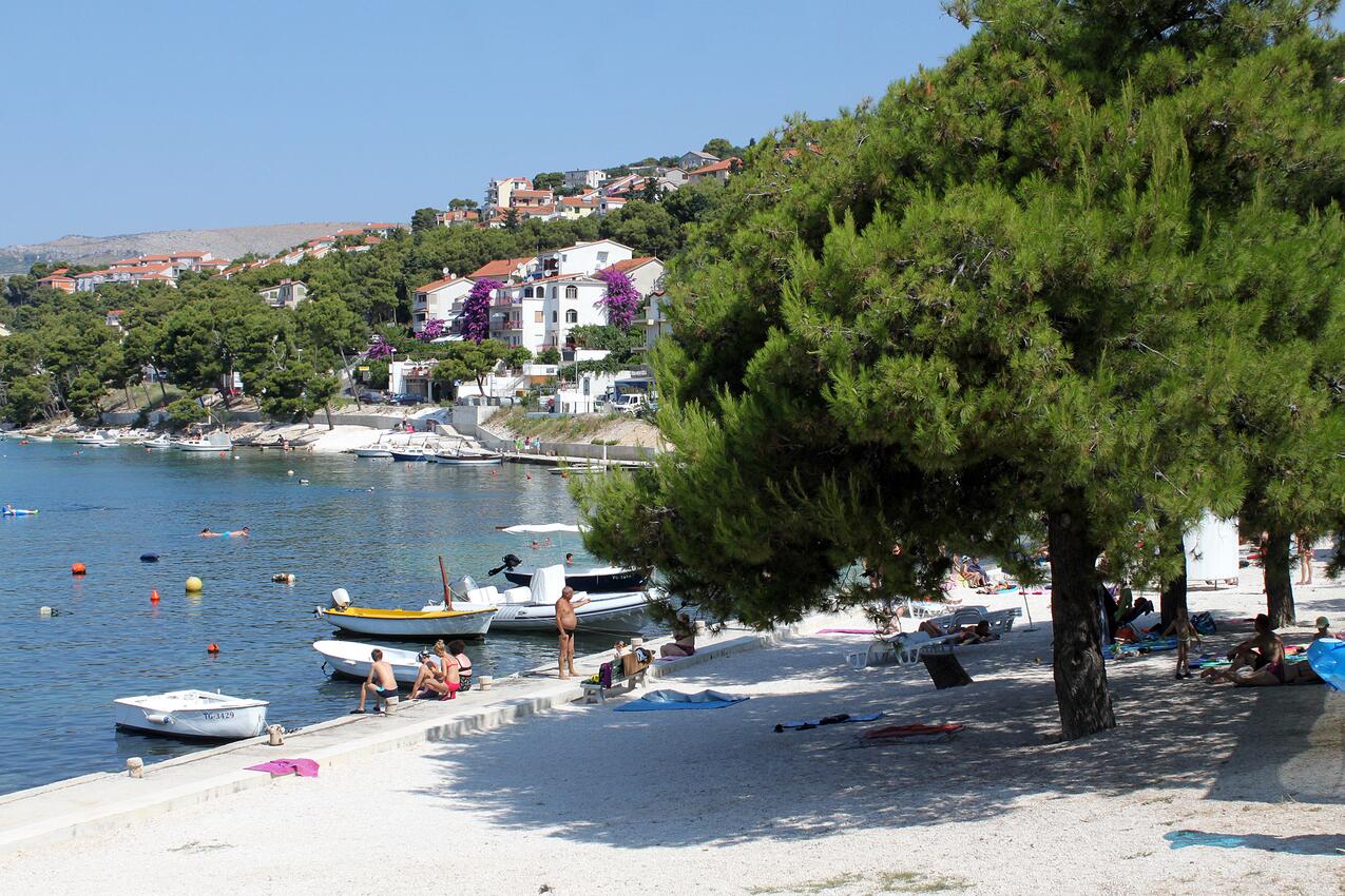 Nearest beach - Apartments by the sea Trogir