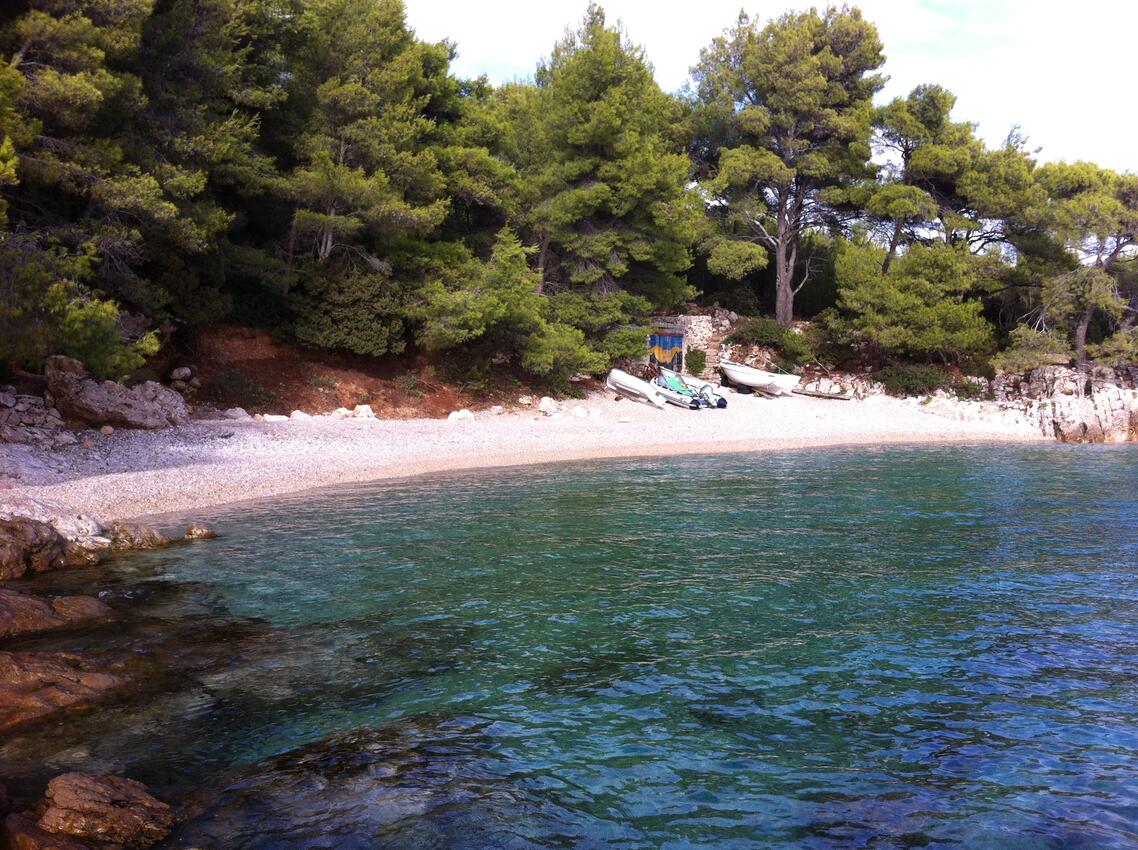 La spiaggia più vicina - Appartamenti robinsoniani accanto al mare Zavala, Lesina - Hvar