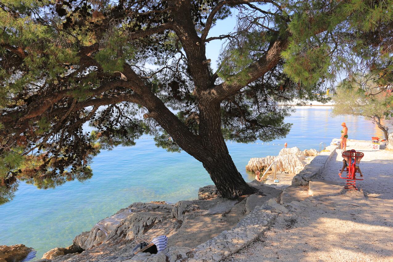 La spiaggia più vicina - Appartamenti e camere con parcheggio Traù - Trogir