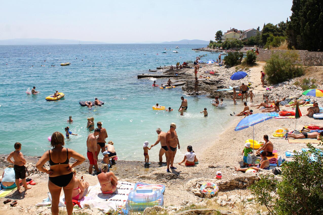 Nermeste strand - Lejligheder med pool Mavarstica, Ciovo