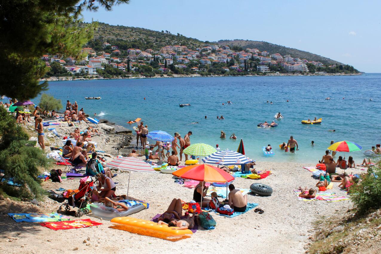 Nermeste strand - Lejligheder med pool Mavarstica, Ciovo