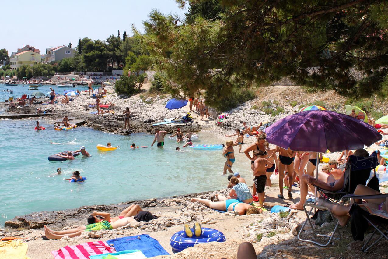 Nermeste strand - Lejligheder med pool Mavarstica, Ciovo