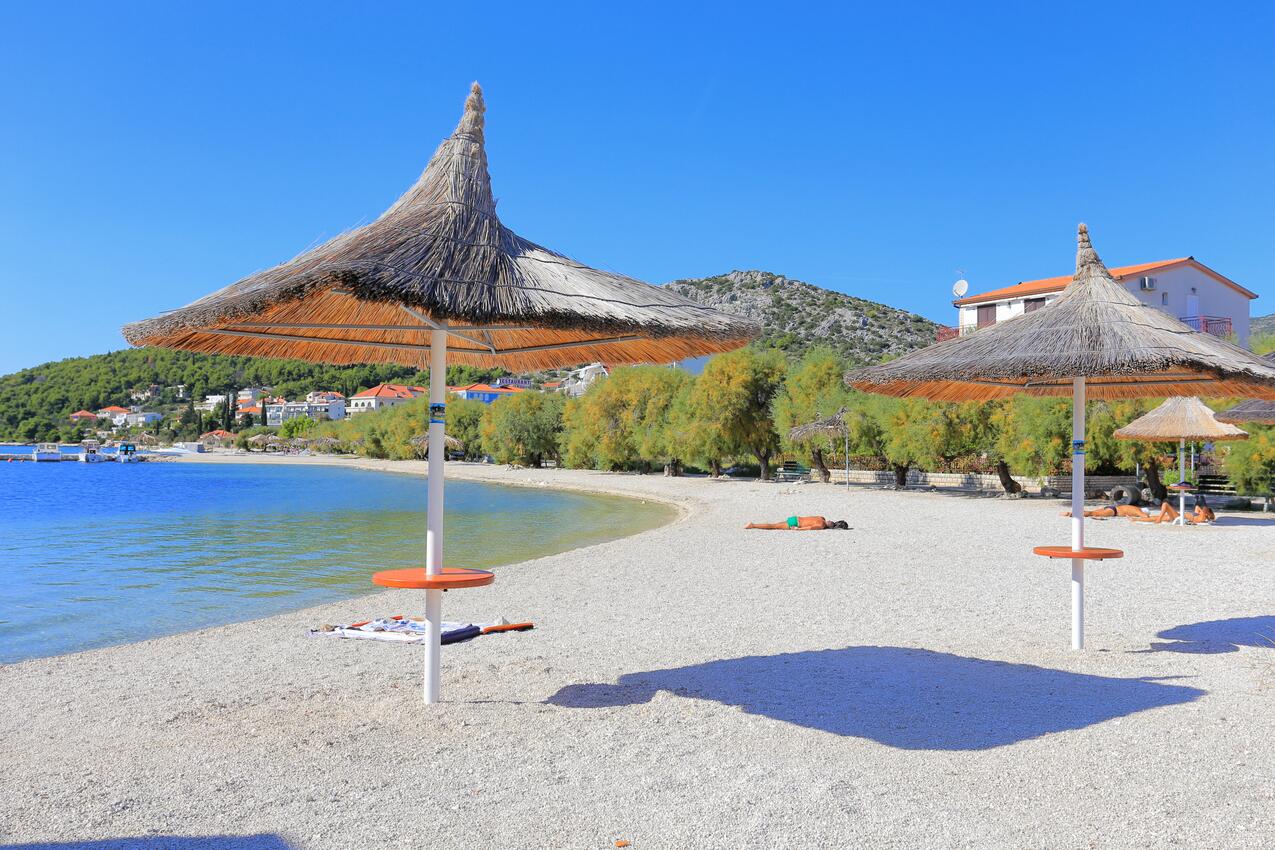 Najbližja plaža - Apartmaji s parkingom Seget Vranjica, Trogir