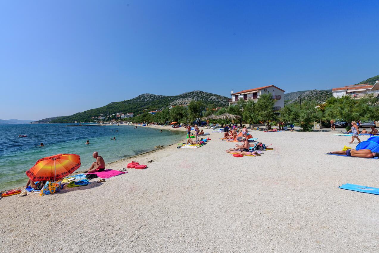 Najbližja plaža - Apartmaji s parkingom Seget Vranjica, Trogir