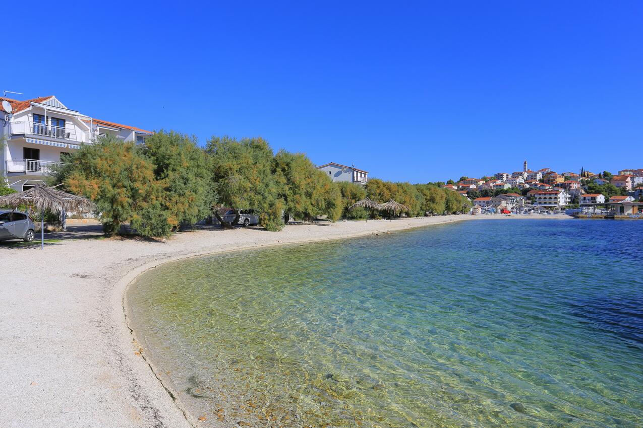 Najbližja plaža - Apartmaji s parkingom Seget Vranjica, Trogir