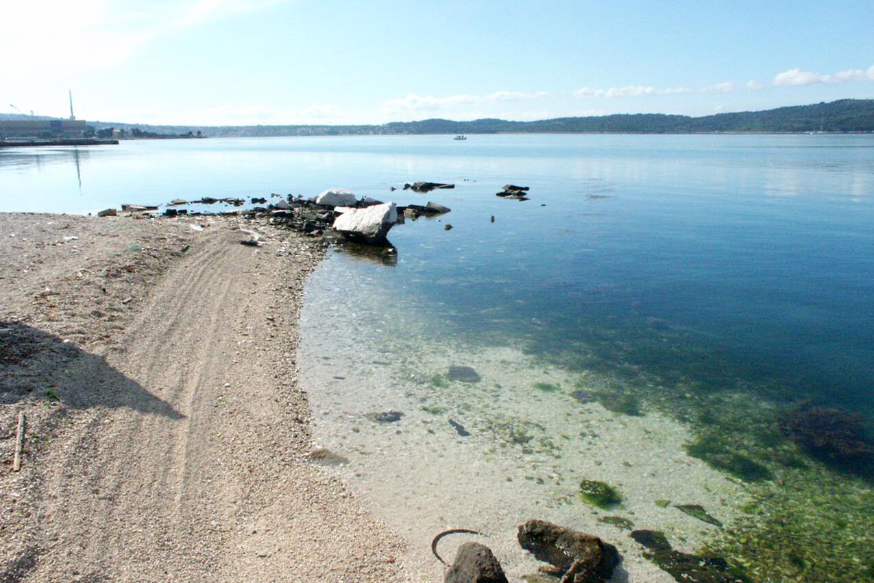 La spiaggia più vicina - Appartamenti accanto al mare Seget Donji, Traù - Trogir