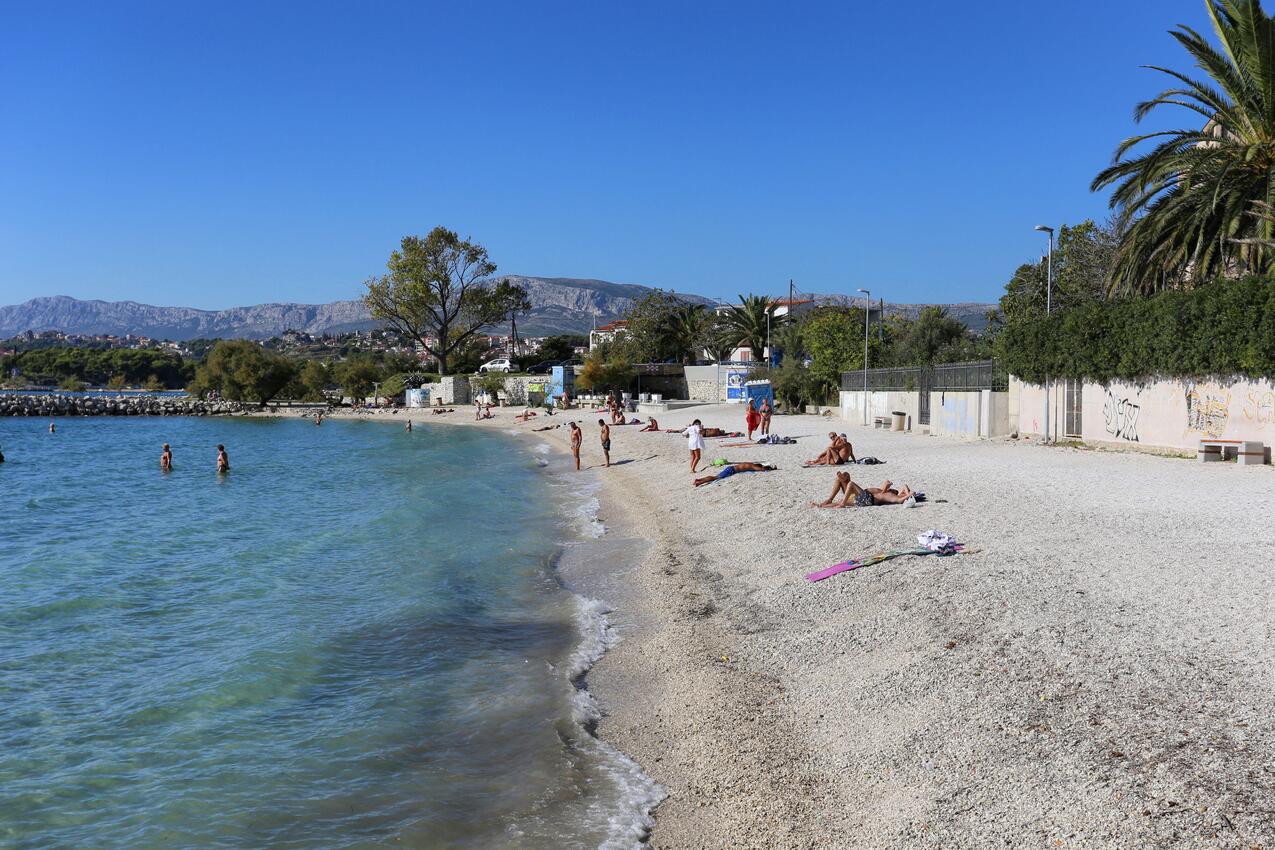 Den närmaste badstranden - Lägenheter med parkering Podstrana, Split