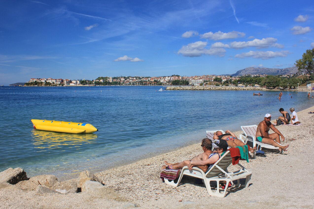 Den närmaste badstranden - Lägenheter med parkering Podstrana, Split