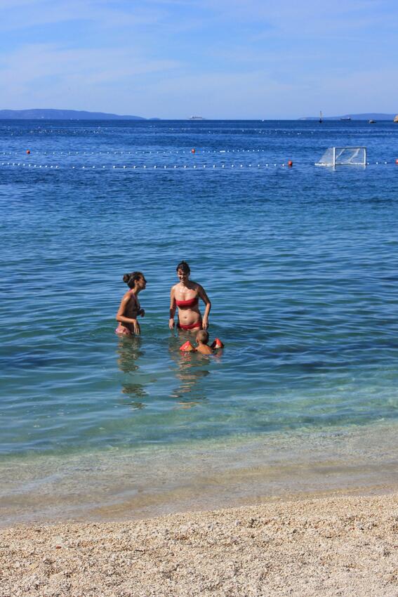 Den närmaste badstranden - Lägenheter med parkering Podstrana, Split