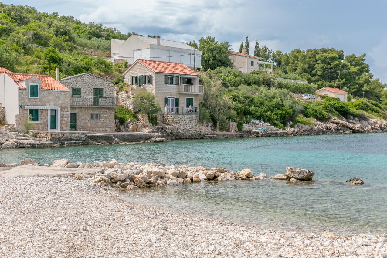 La spiaggia più vicina - Appartamenti accanto al mare Baia Cruschizza Bassa - Donja Krušica, Solta