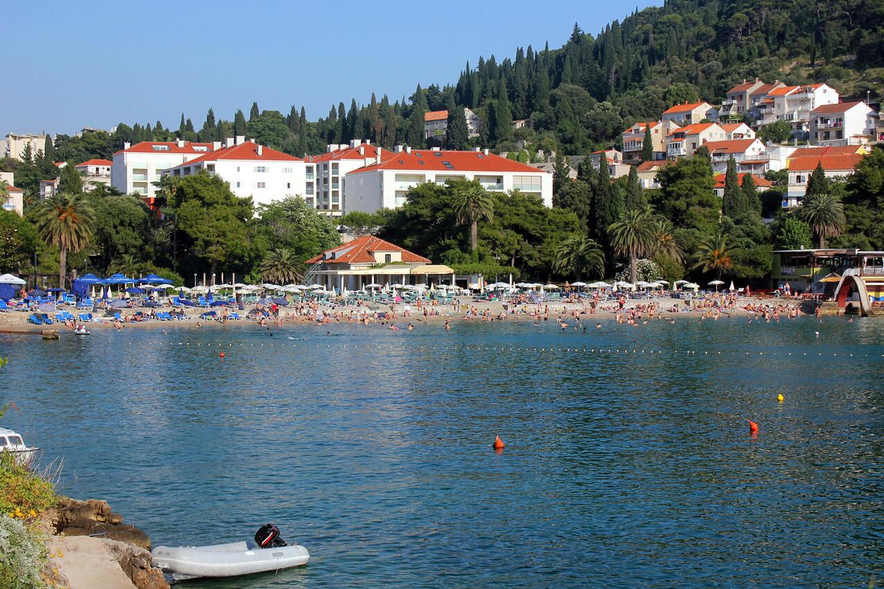 Nearest beach - Apartments with parking spaces Dubrovnik