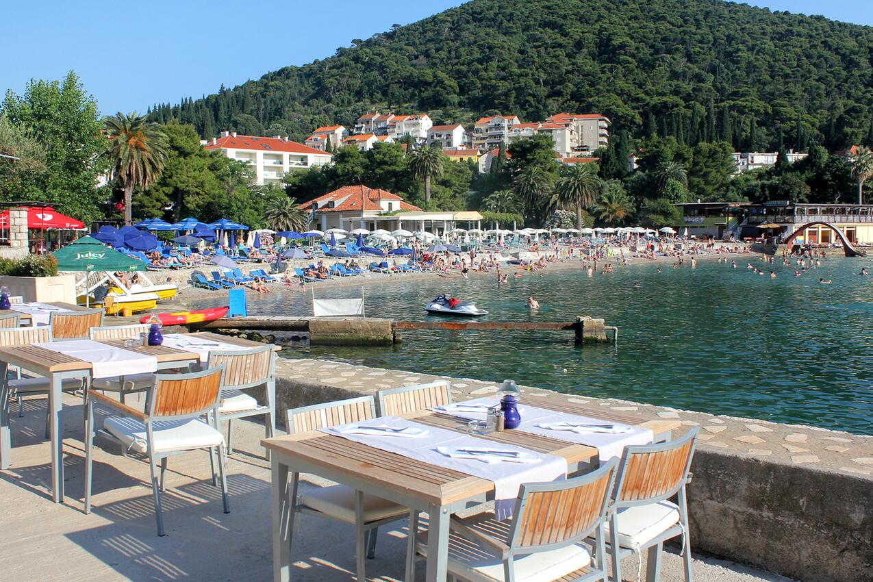 Nearest beach - Apartments with parking spaces Dubrovnik