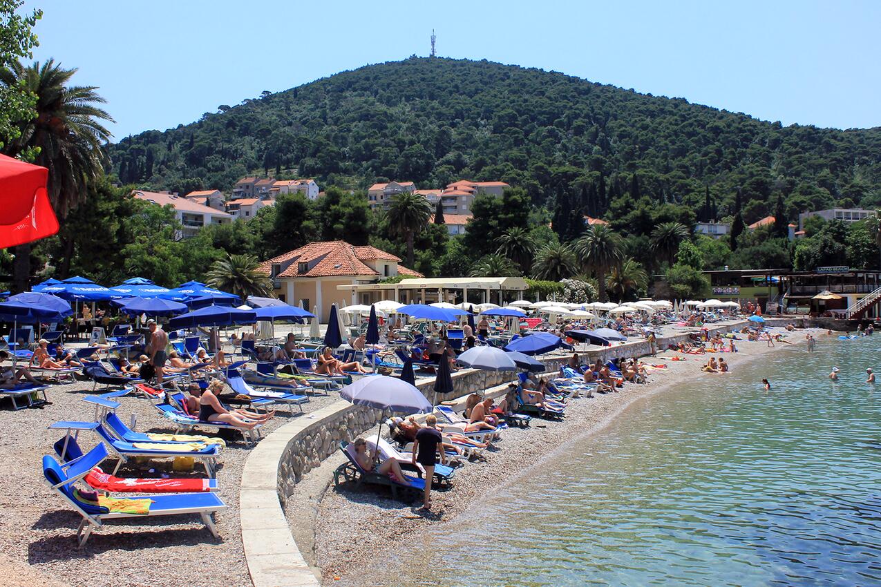 Nearest beach - Apartments with parking spaces Dubrovnik