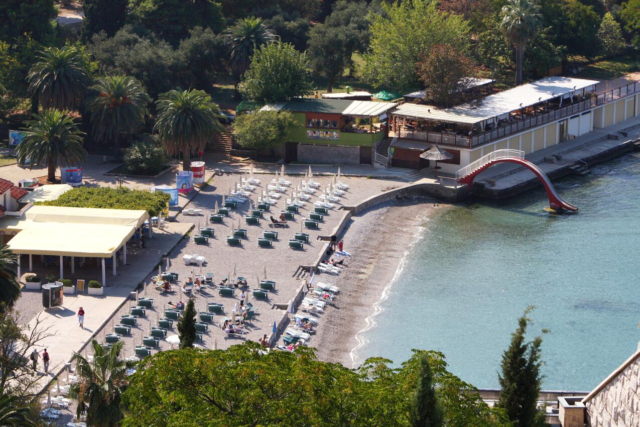 Nearest beach - Apartments with parking spaces Dubrovnik