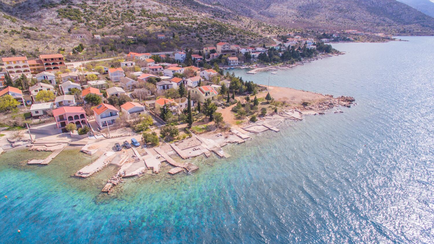 Najbliższa plaża - Apartamenty nad morzem Ribarica, Karlobag