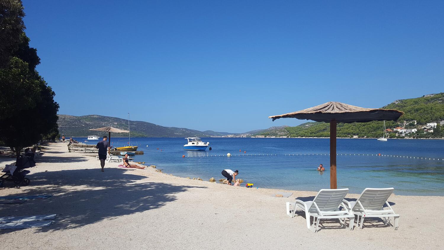Nejbližší pláž - Apartmány u moře Seget Vranjica, Trogir