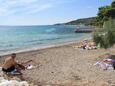 Der Strand  im Ort Duće, Omiš.