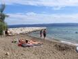 Der Strand  im Ort Duće, Omiš.