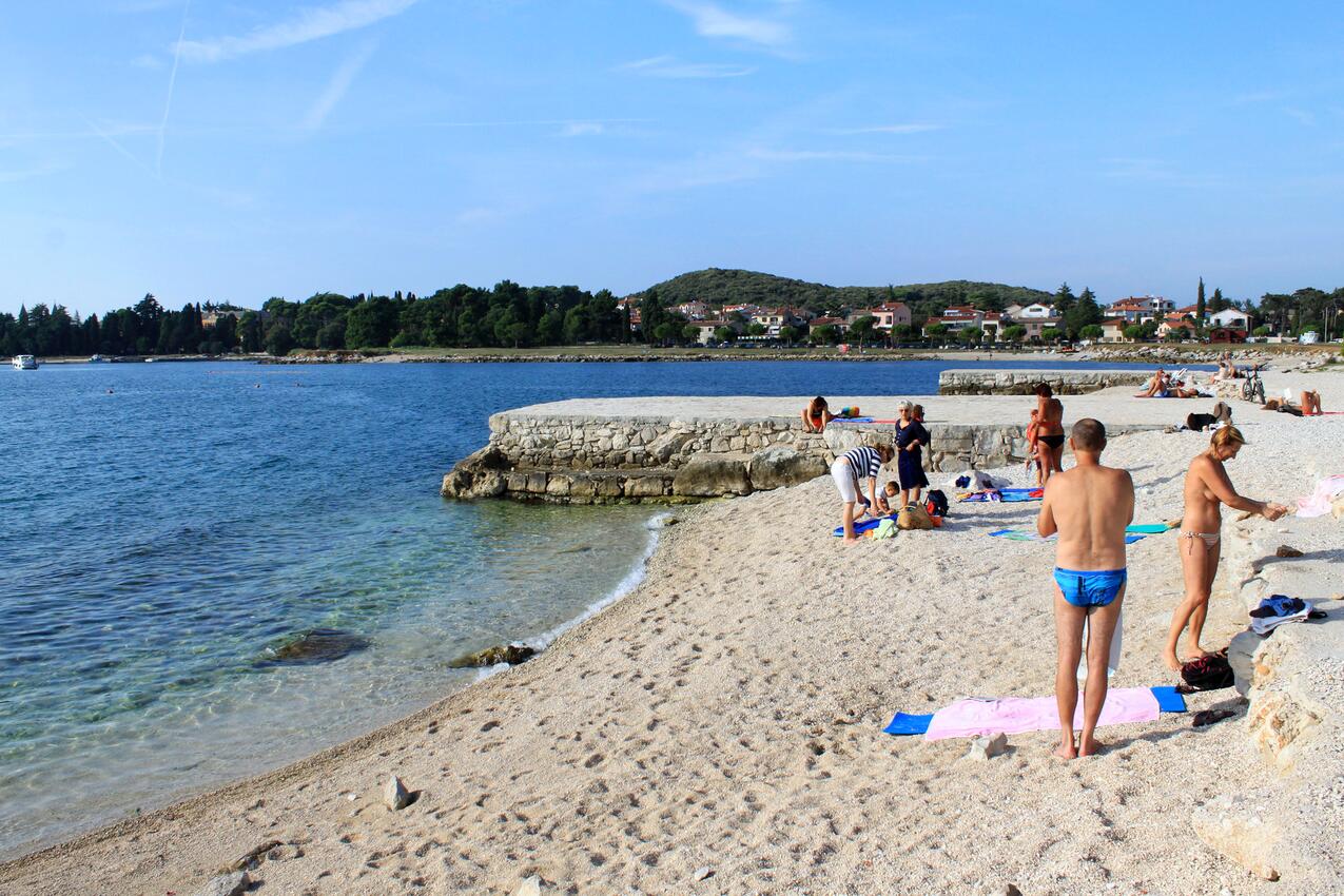 Nächster Strand - Haus mit Pool für Familien Kurili, Sredisnja Istra