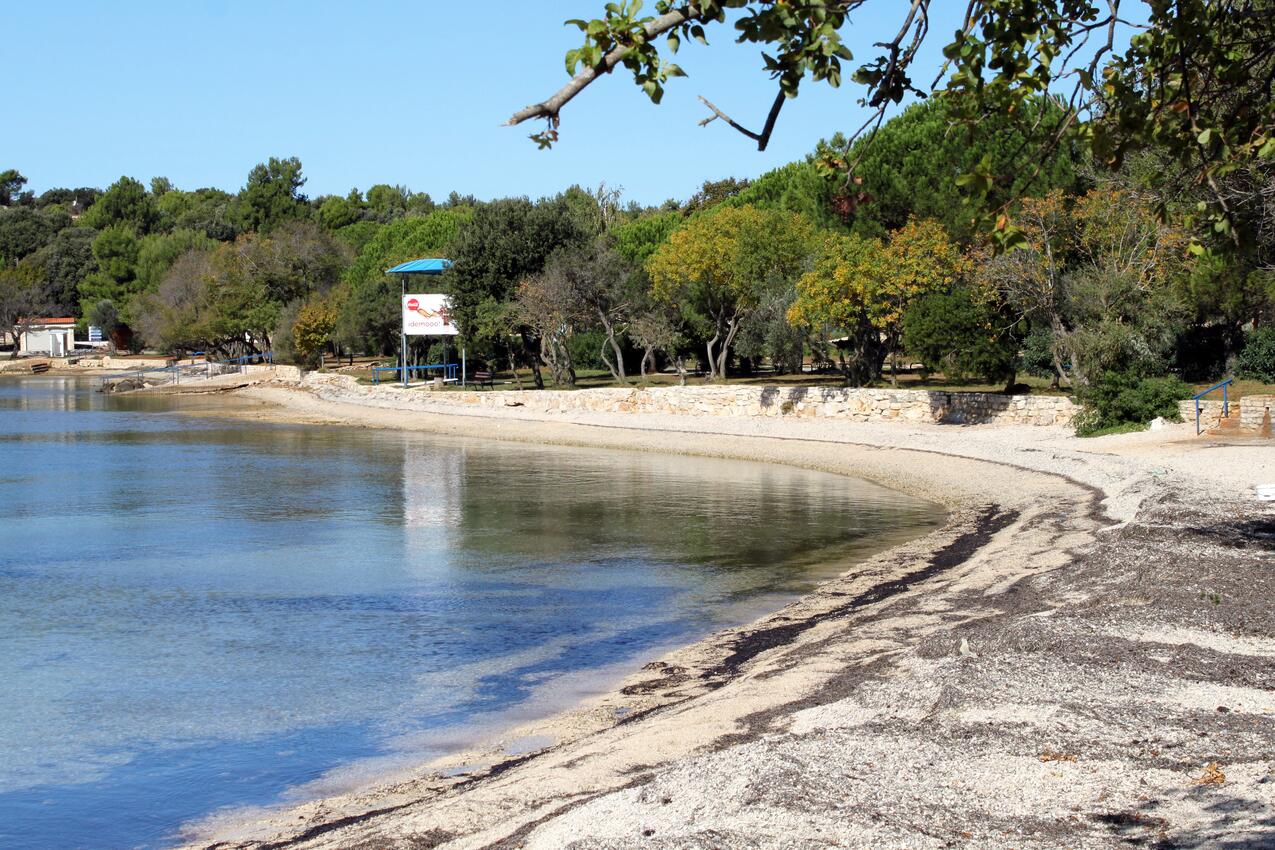 Najbliža plaža - Apartmani s parkingom Zgrablići, Središnja Istra