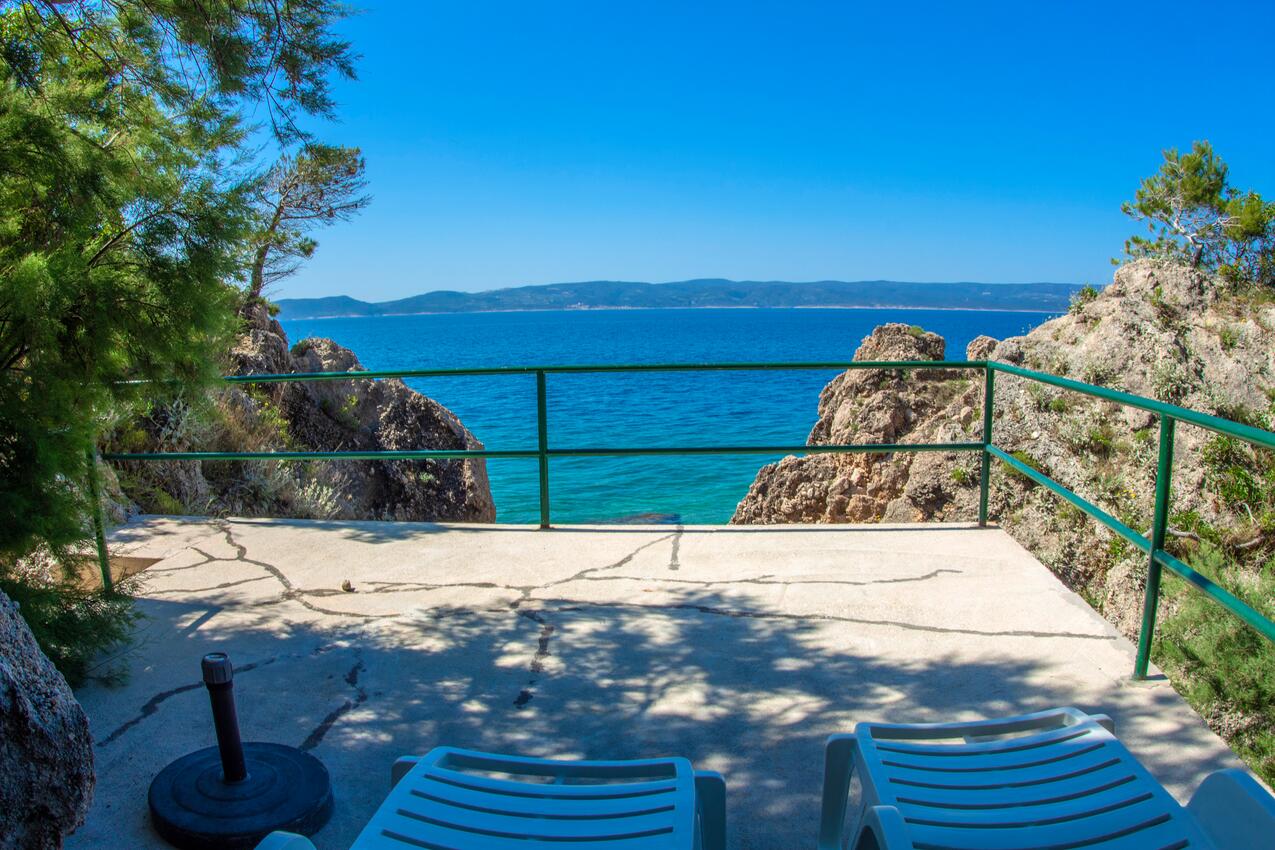 La spiaggia più vicina - Appartamenti accanto al mare per famiglie Pisak, Almissa - Omiš
