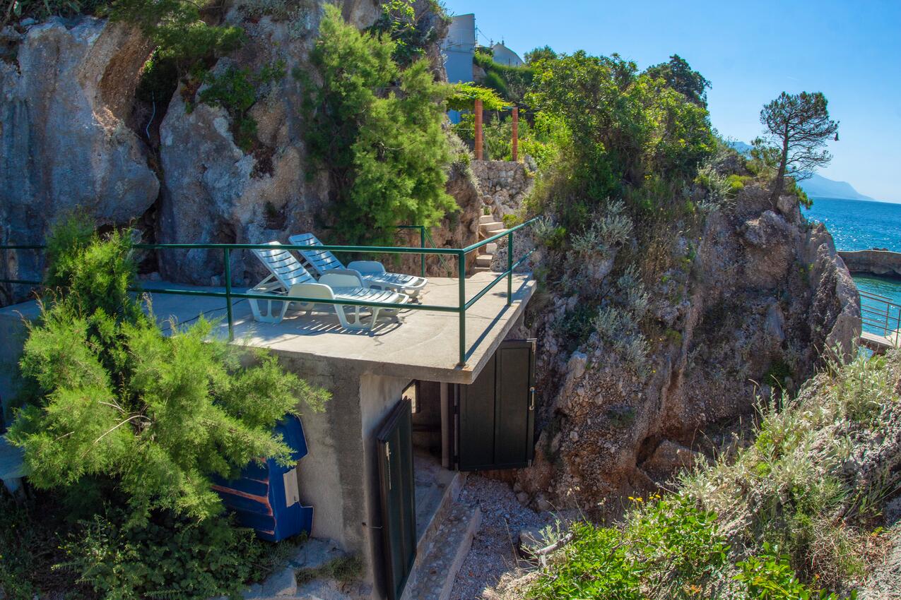 La spiaggia più vicina - Appartamenti accanto al mare per famiglie Pisak, Almissa - Omiš