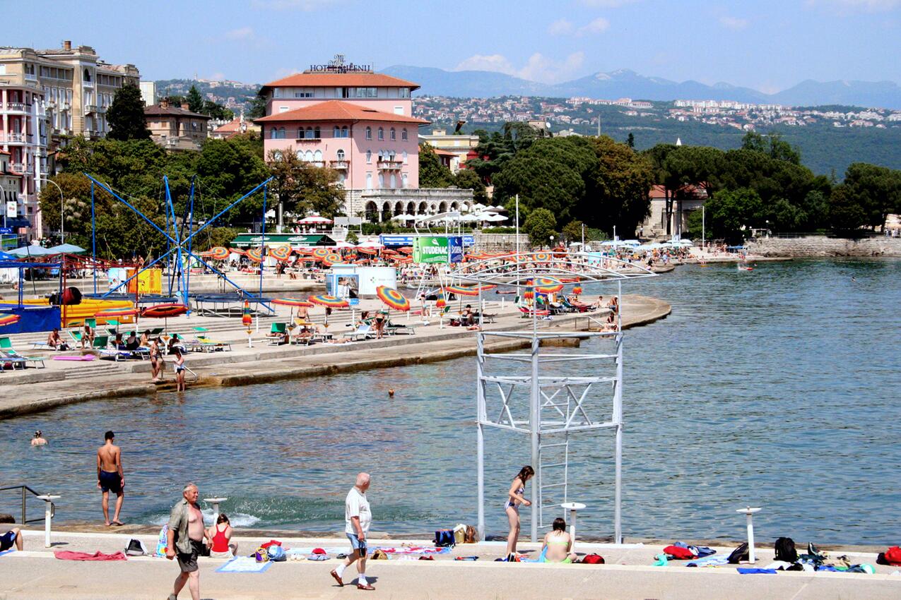La spiaggia più vicina - Appartamenti per famiglie con bambini Veprinac, Abbazia - Opatija