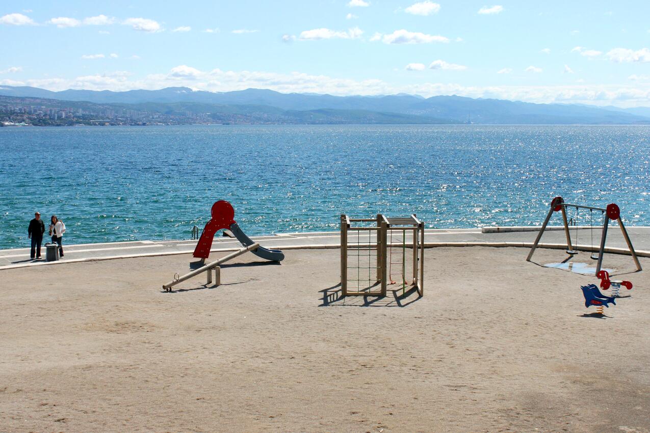 La spiaggia più vicina - Appartamenti per famiglie con bambini Veprinac, Abbazia - Opatija