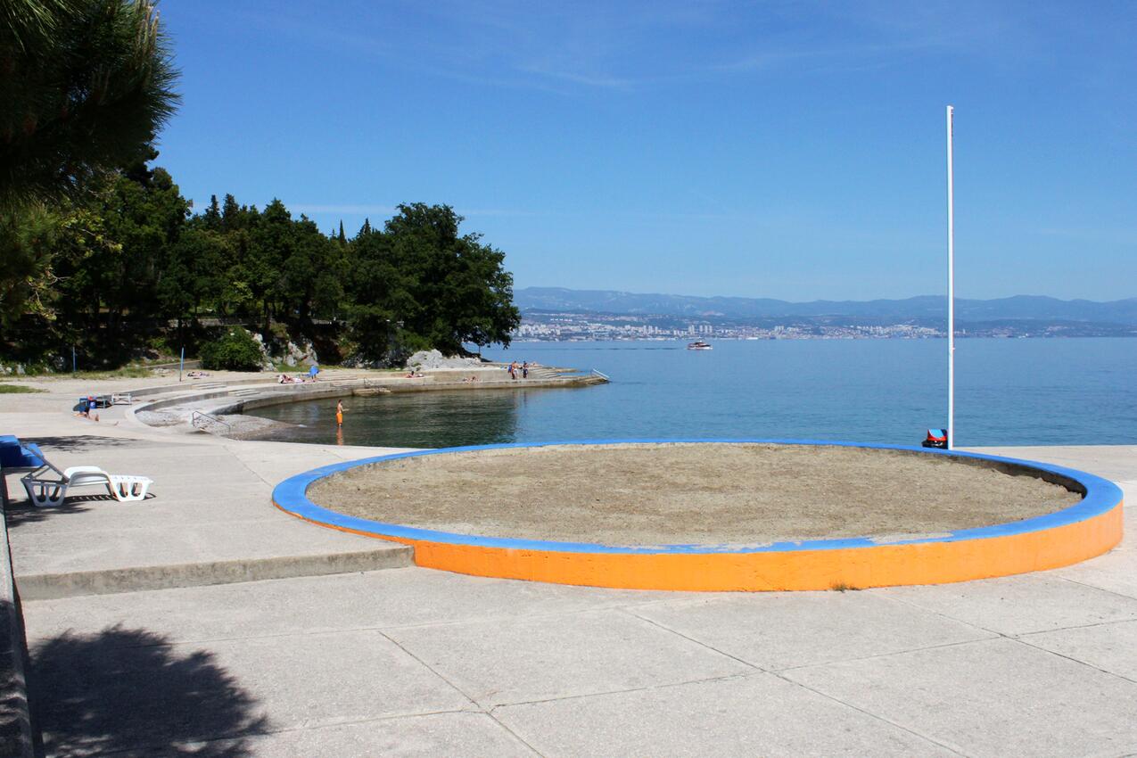 Najbliža plaža - Kuća za odmor s bazenom Lovran, Opatija