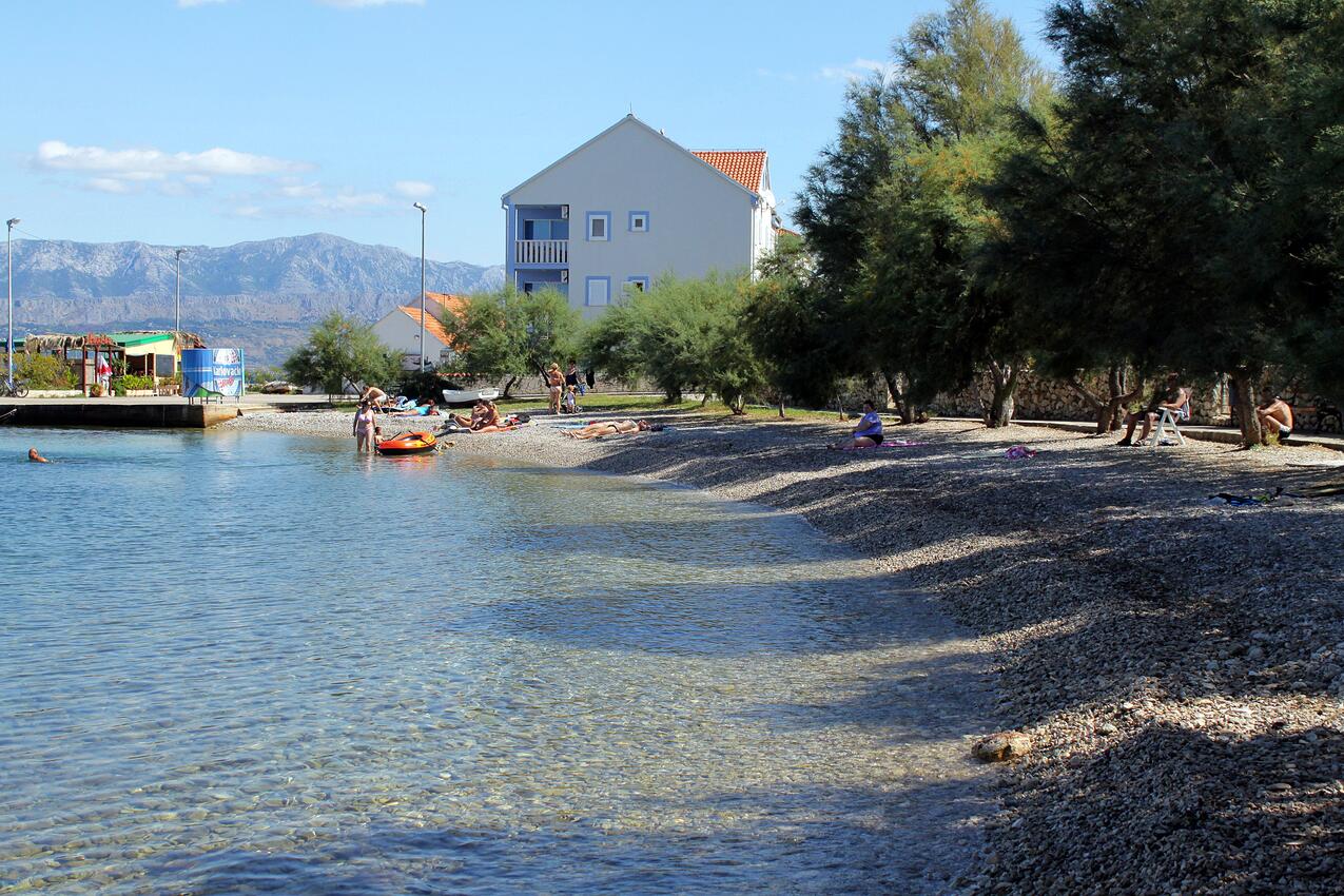 La plage la plus proche - Appartements avec parking Mirca, Brac