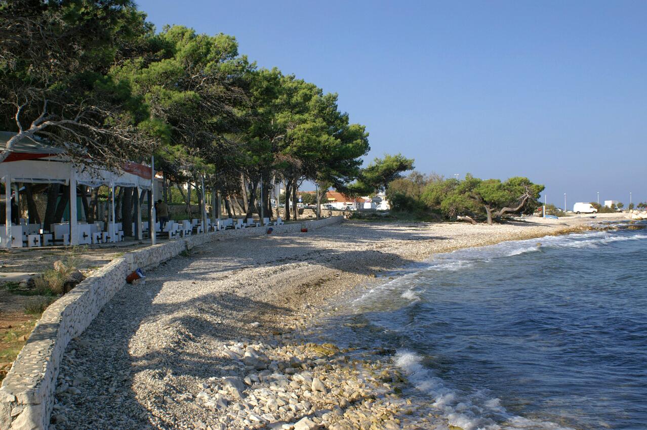 Legközelebbi strand - Apartmanok a tenger mellett medencével Supetar, Brac