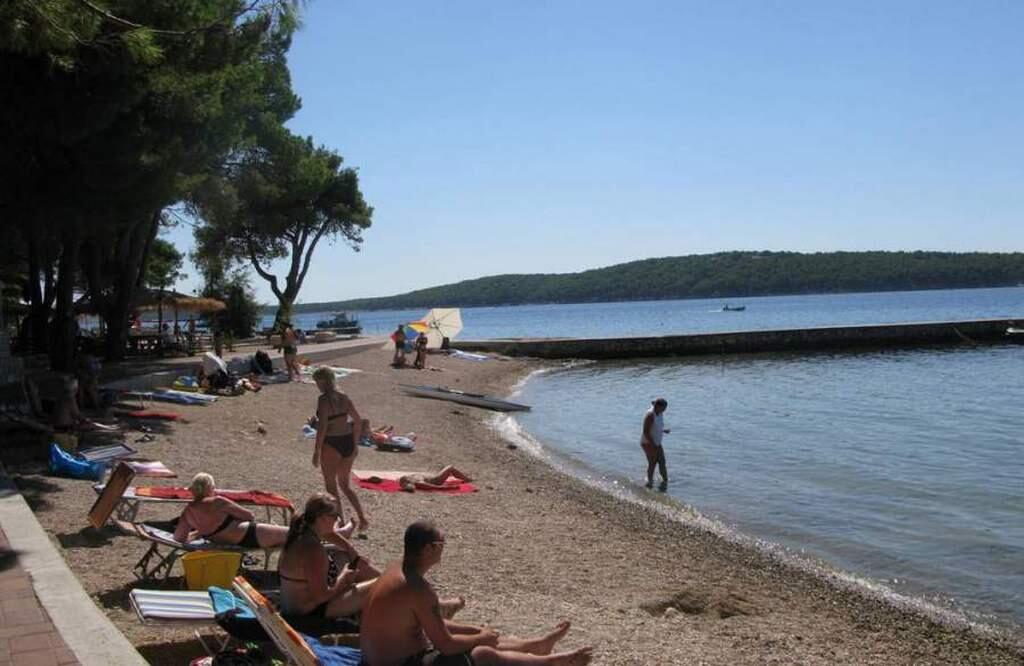 La spiaggia più vicina - Appartamenti con piscina per famiglie Banjol, Arbe - Rab