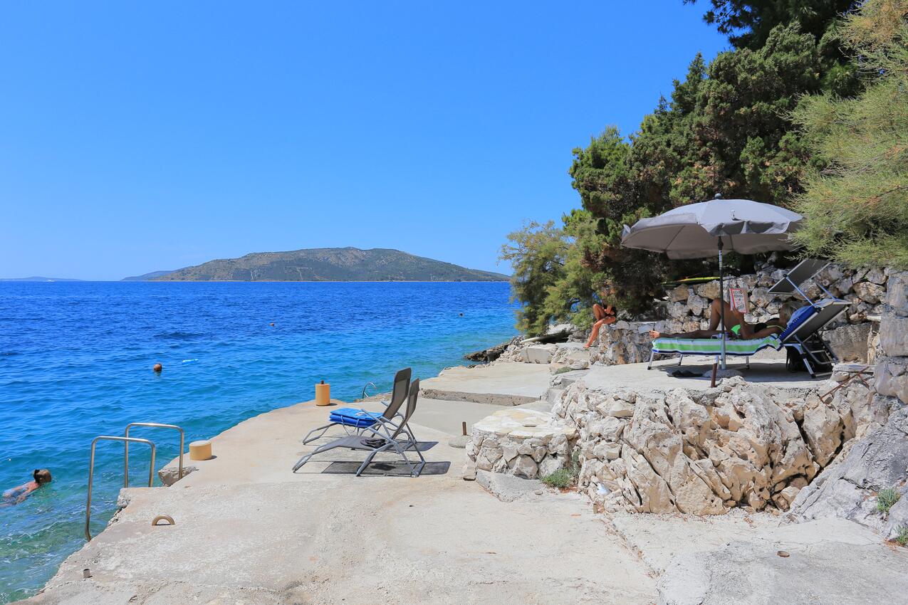 La spiaggia più vicina - Appartamenti accanto al mare Okrug Donji, Bua - Čiovo