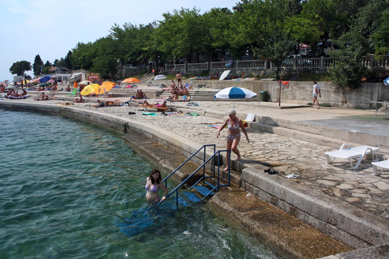 Najbliža plaža - Apartmani i sobe s parkingom Selce, Crikvenica