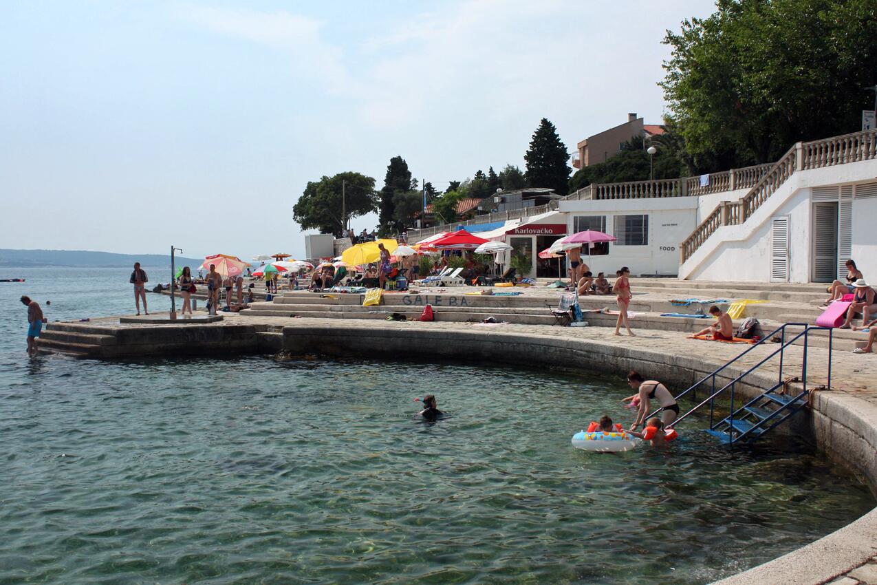 Najbliža plaža - Apartmani i sobe s parkingom Selce, Crikvenica