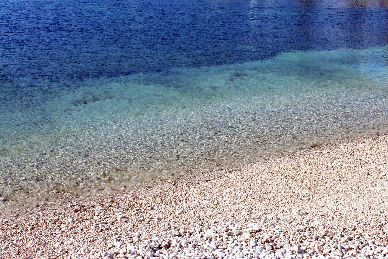 Nearest beach - Apartments and rooms with parking space Loborika, Pula