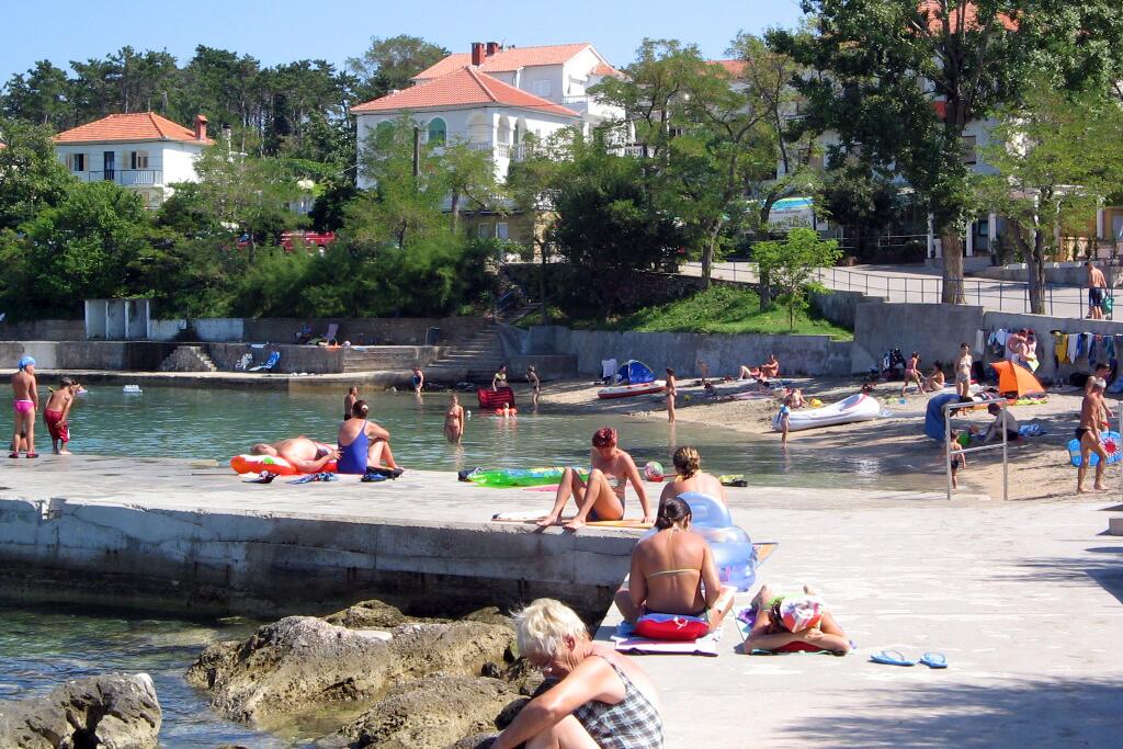 Najbliža plaža - Apartmani uz more Šilo, Krk