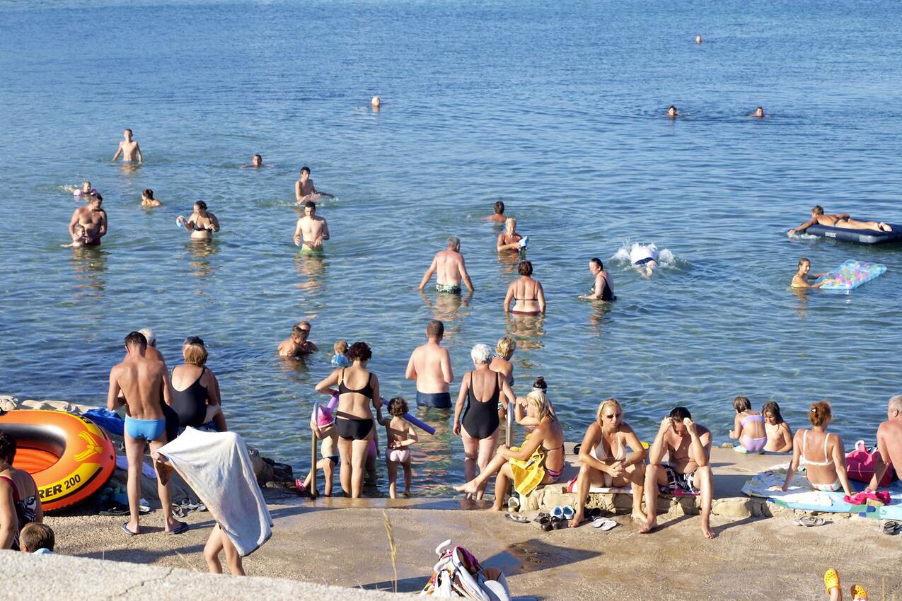 Nächster Strand - Ferienwohnungen mit Parkplatz Vir - Kozjak, Vir