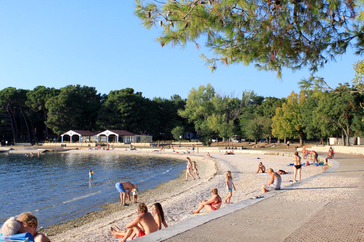Najbliža plaža - Apartmani s parkingom Štinjan, Pula